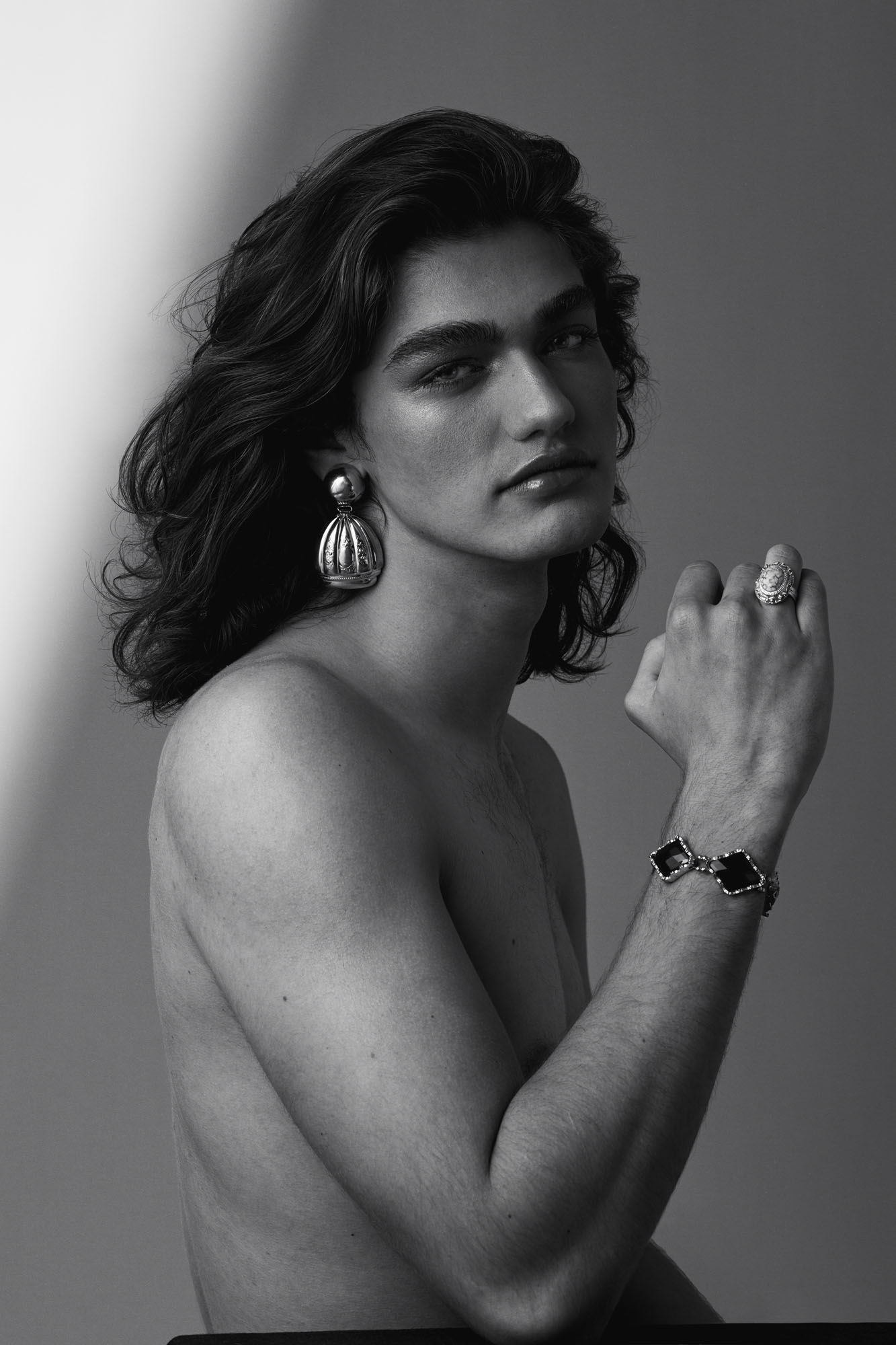 Male mannequin portrait photo luxury jewelry, photographer Dariane Sanche