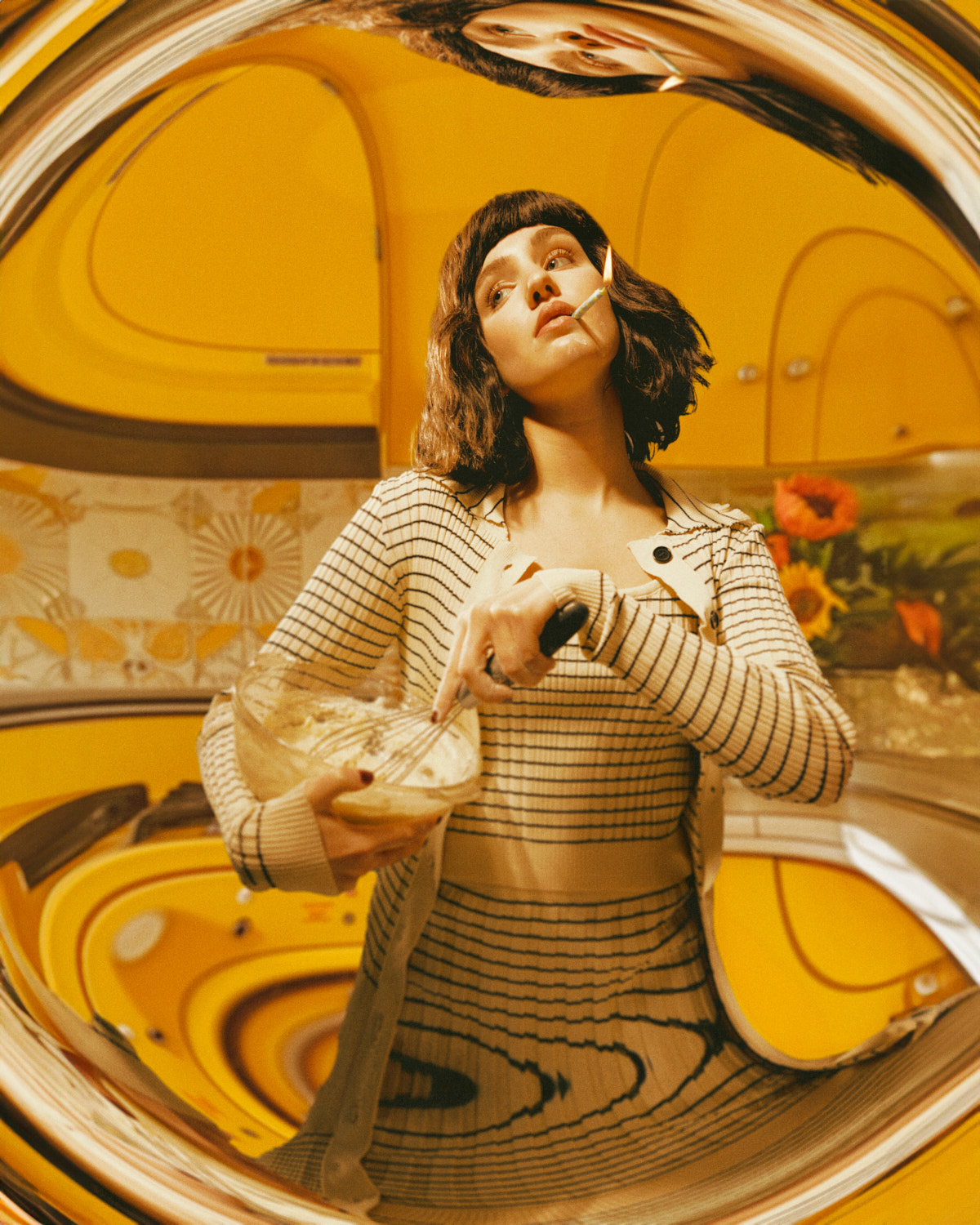 Photographie conceptuelle portrait Sophie Nelisse prepare recette