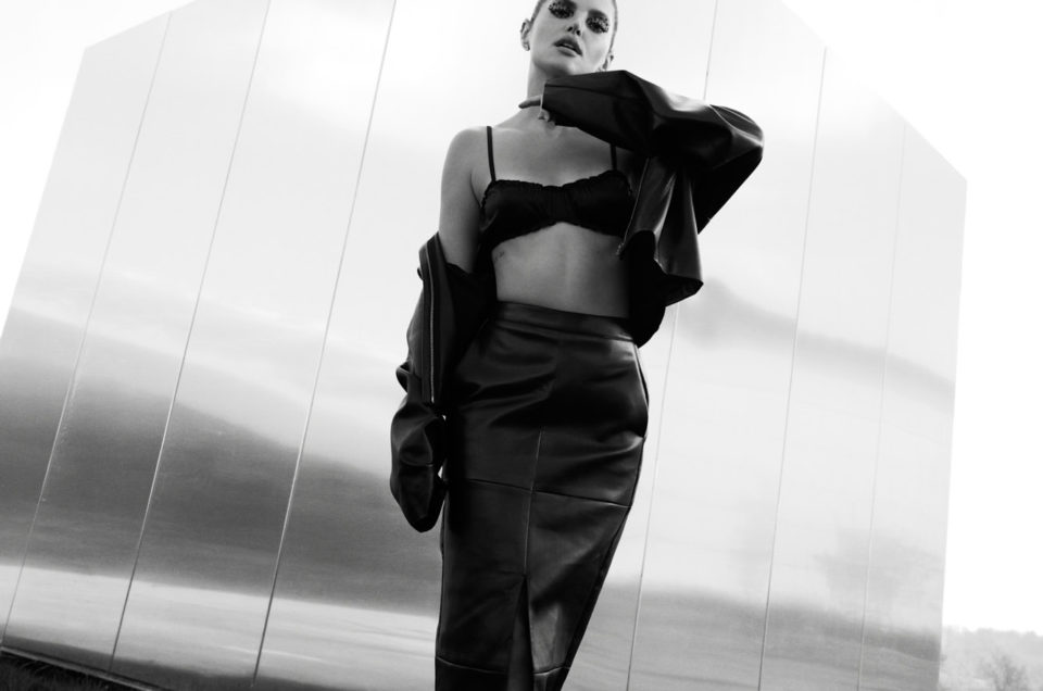 Montreal studio de photographie mode et editorial noir et blanc